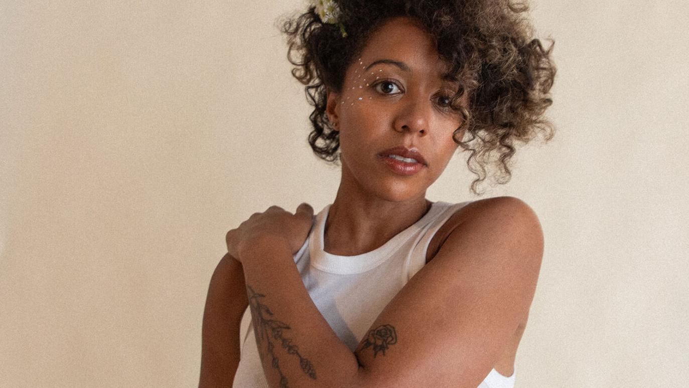 Lizzie No Commands Their Space on ‘Halfsies’